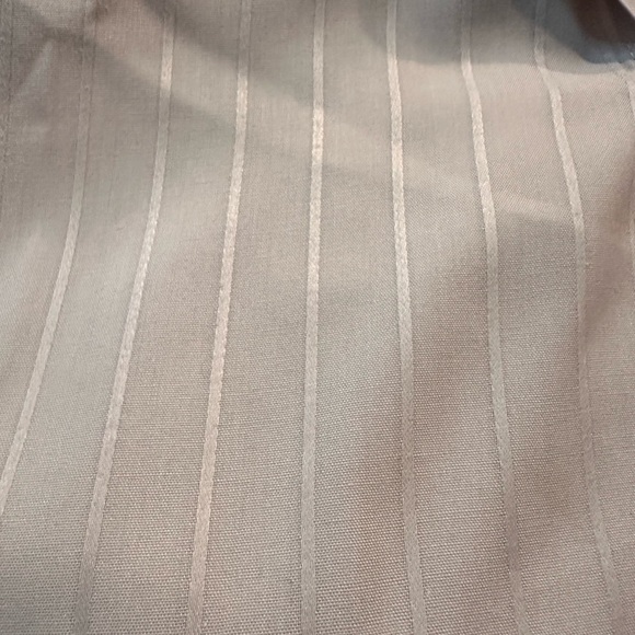 Bundle of 2 Men’s Aigner dress shirts.  Cream & Light taupe both size 14.5 - Picture 10 of 11